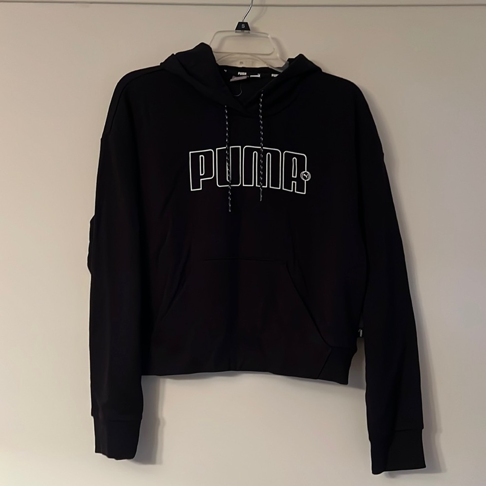 NEW Women’s PUMA sweatshirt Size Small almost crop top like 22 inches long